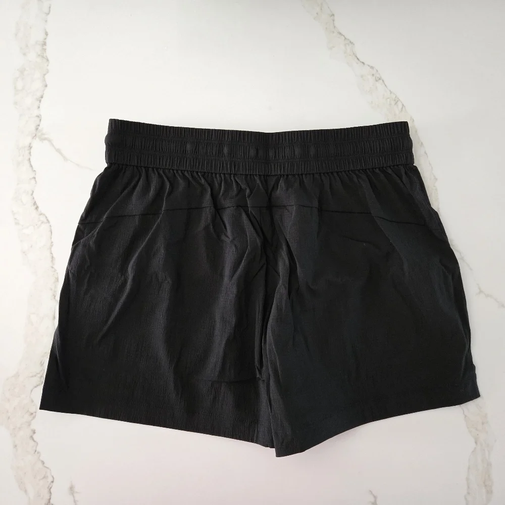 NWT Athleta Trekkie North Short